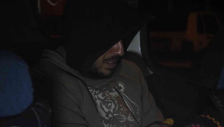 Hırsızlığa girdiği dükkanın sahibi tarafından yakalandı