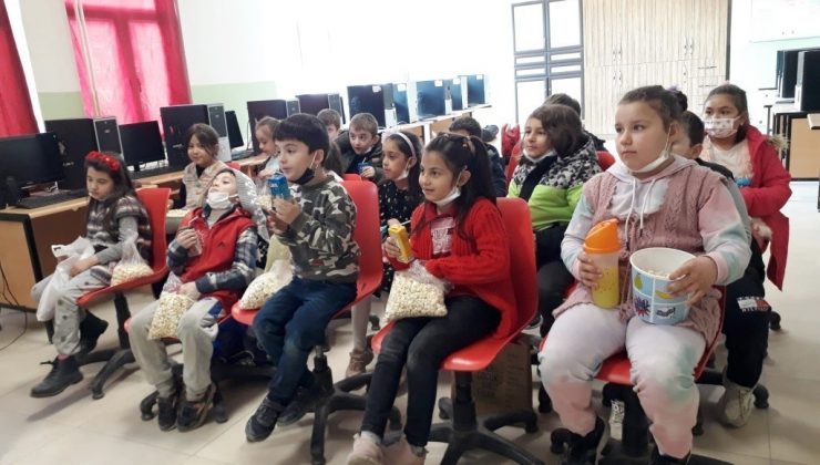 Hisarcık Atatürk İlkokulunda “Film Günü” etkinliği