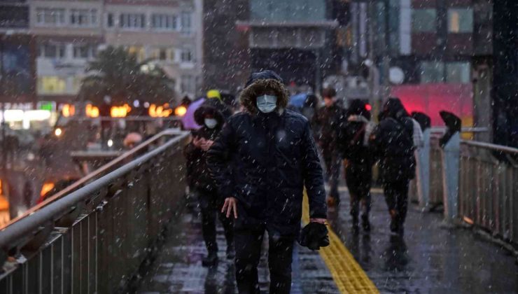 İstanbul’da kar yağışı etkili oluyor