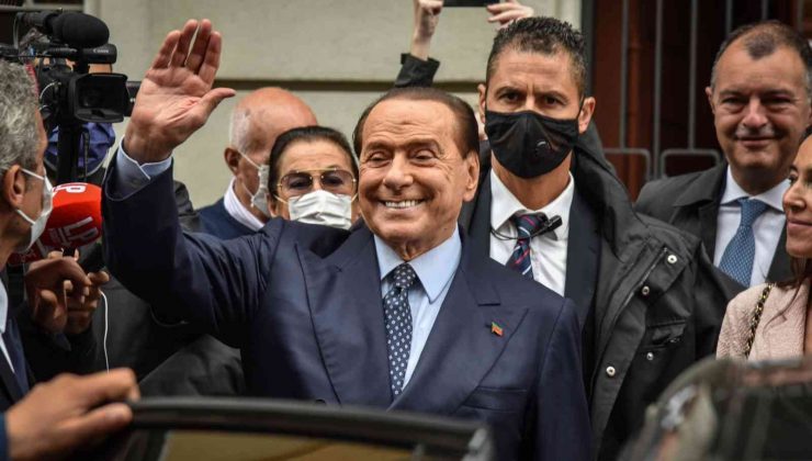 İtalya’nın eski Başbakanı Berlusconi cumhurbaşkanlığına aday olmayacak