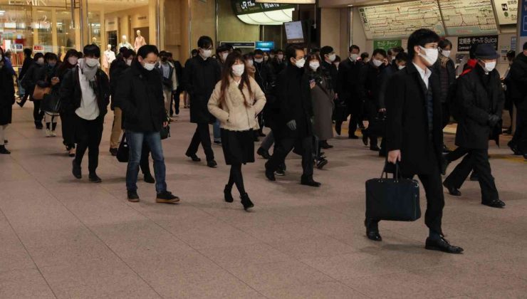 Japonya’da yarı OHAL’e rağmen insan trafiği azalmadı