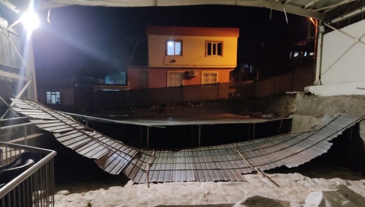 Kahramanmaraş’ta fırtına antik mozaiklerin yüzeyindeki koruma çatıyı kırdı