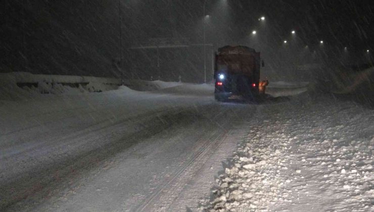 Kar etkisini arttırdı, ekipler çalışmalarını sürdürüyor