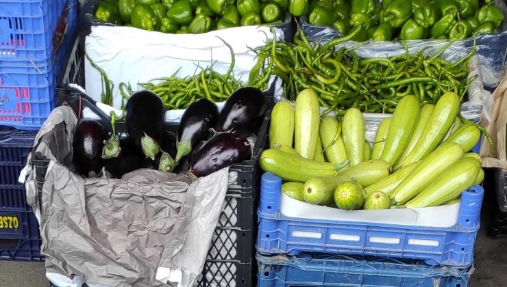 Kar yağışı İstanbul’daki sebze ve meyve hallerini etkiledi