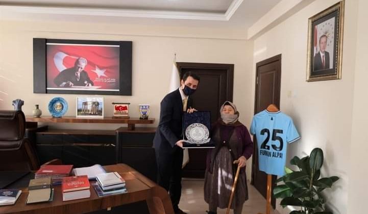 Karacasu’da hayırsevere teşekkür plaketi