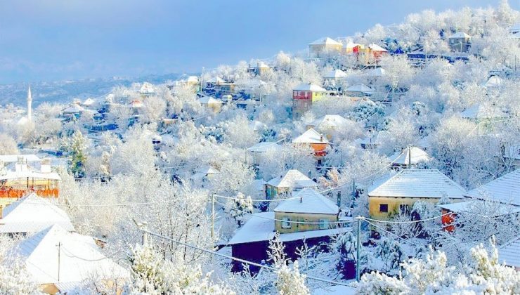 Kavşit Köyü’nün karlı fotoğrafı yoğun ilgi gördü