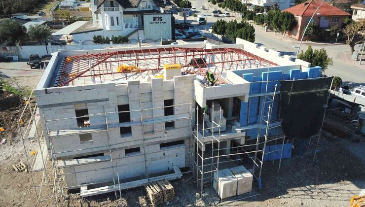Kemer’de anaokulu ve sanat okulu inşaatları hızla ilerliyor