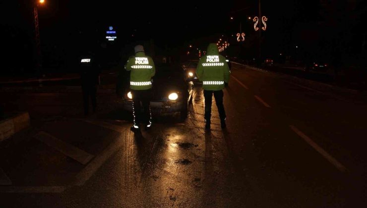 Konya-Isparta karayolunda ulaşıma kar engeli