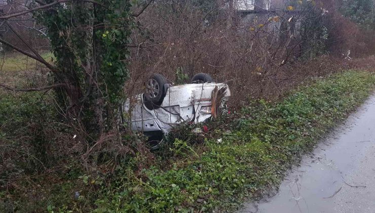 Köpeğe çarpmamak için direksiyonu kırınca takla attı: 4 yaralı