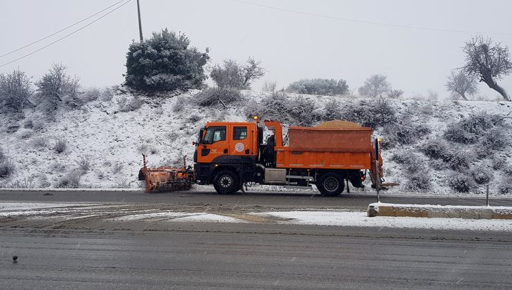 Kula’da karla mücadele