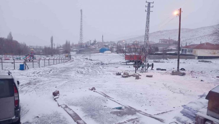 Kulu’da kar yağışı etkili oluyor