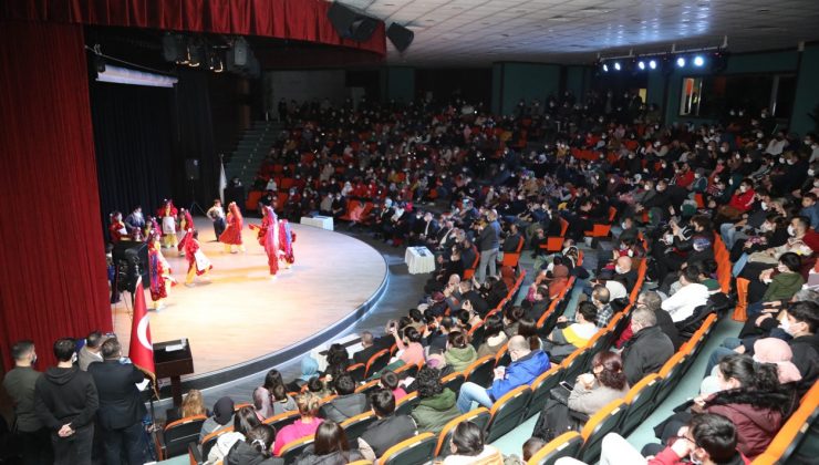 Kursiyerler öğrendiklerini sahneledi