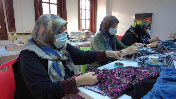 Mahalle konağında aile bütçesine katkı sağlıyorlar