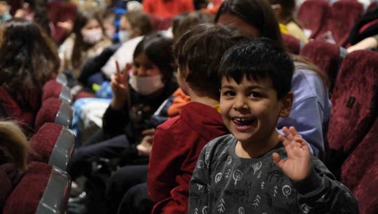 Maltepe’de çocuk şenliğinde 5’inci gün: Kuki sevginin önemini anlattı