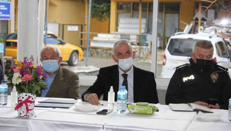 Marmaris Kaymakamı İçmeler Mahallesinde halk toplantısı yaptı