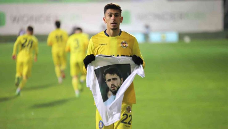 Menemenspor golü attı, Ahmet Çalık’ı andı