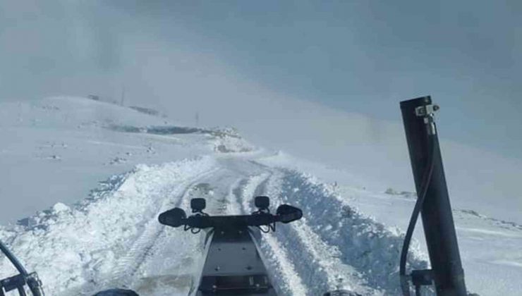 Mersin Büyükşehir’den Mut’ta karla mücadele çalışması