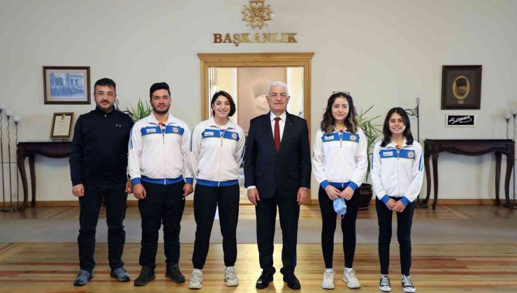 Milli Okçulardan Başkan Gürün’e ziyaret