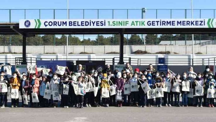 Minik öğrenciler atık getirme merkezi ziyaret etti