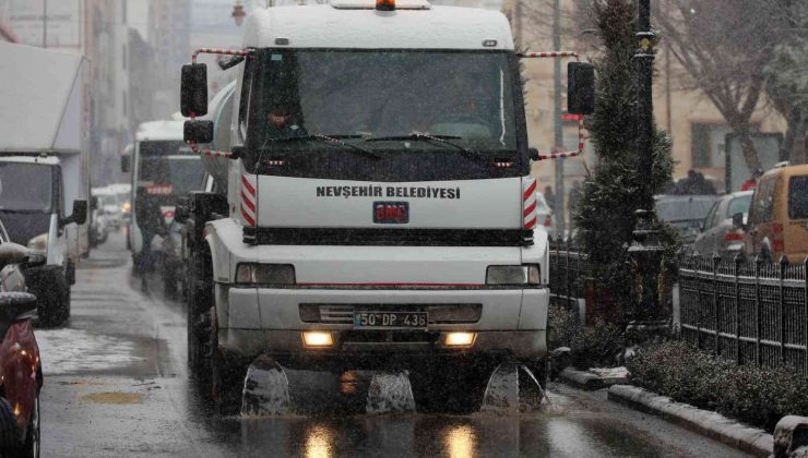Nevşehir caddeleri solisyonla yıkanıyor