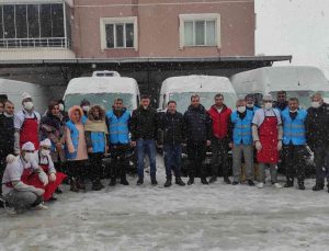 Nusaybin’de Vefa Destek Grubu 5 bin kişiye sıcak yemek dağıttı