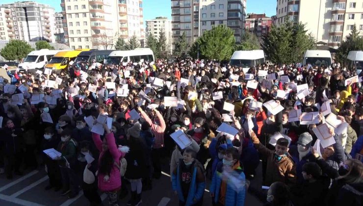 Öğrenciler hep bir ağızdan ’Bilmem mi’ şarkısını söyledi, Sefo’yu okullarına davet etti