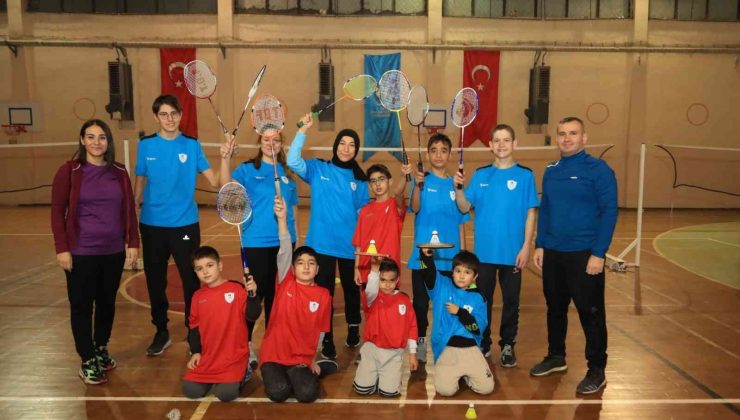 Pamukkale Belediye Spor Kulübü’nün engelli badminton takımı faaliyete geçti