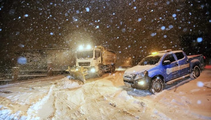 Pamukkale’de kar mesaisi devam ediyor