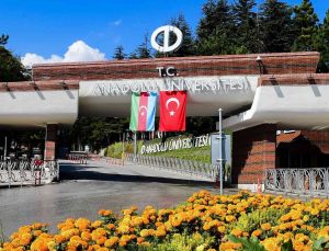 Rektör Erdal’dan Karabağ Zaferi anısına 44 öğrenciye burs müjdesi