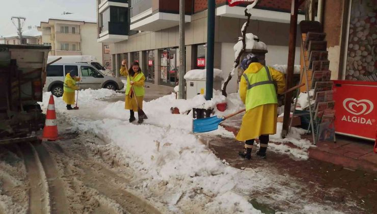 Safranbolu Belediyesi buzlanmaya karşı çalışmalarını sürdürüyor