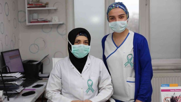 Sağlık çalışanları farkındalık için yeşil kurdele taktı