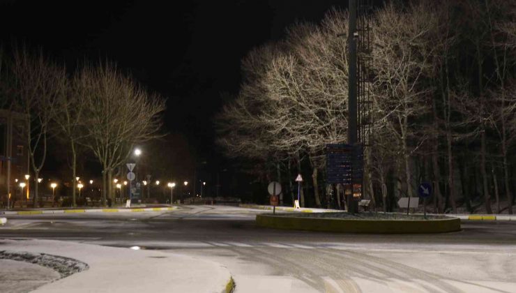 Sakarya’da kar yağışı etkili oluyor