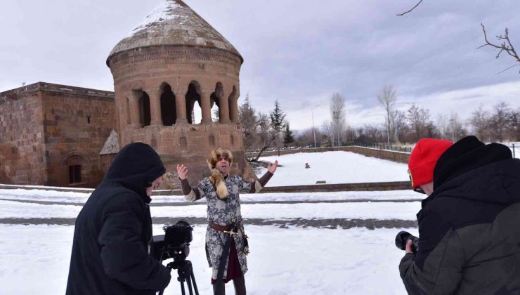 Sanatçı Gürhan Ötün, 1071 ruhunu anlatan türkünün klip çekimlerini Ahlat’ta yaptı