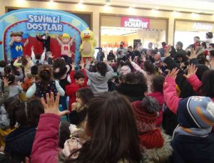 ’Sevimli Dostlar’ Ceylan Karavil Park AVM’de minik hayranlarıyla buluştu