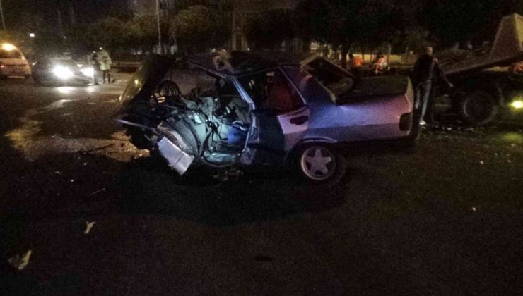 Silivri’de iki otomobil kafa kafaya çarpıştı: 1 ölü
