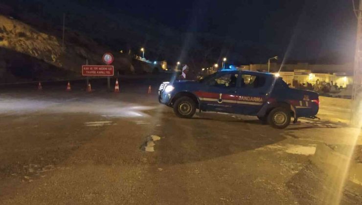 Sivas-Gürün karayolu tipi nedeniyle ulaşıma kapatıldı