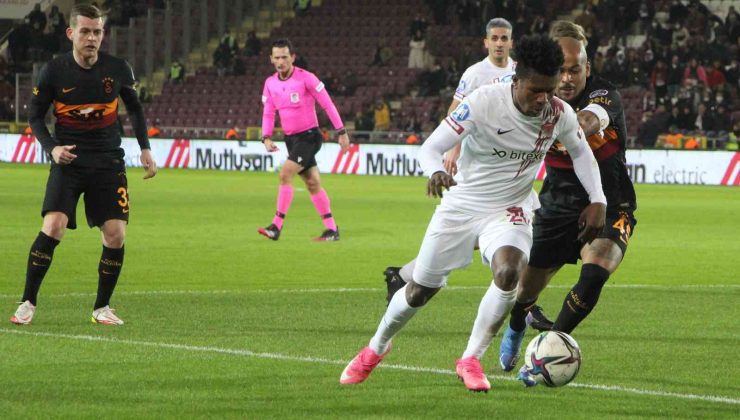 Spor Toto Süper Lig: A. Hatayspor: 1 – Galatasaray: 2 (İlk yarı)