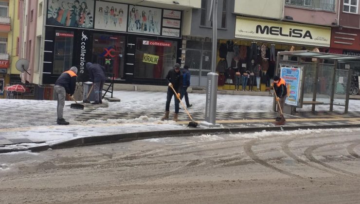 Sungurlu Belediyesi’nden kar mesaisi