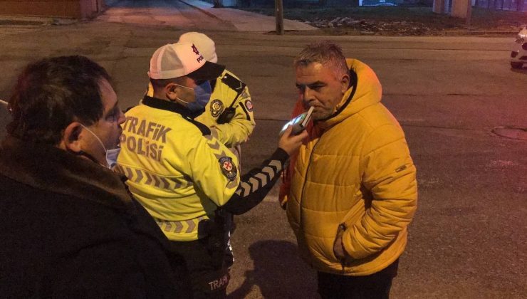 Taksi şoförü kaza yapınca alkollü olduğu ortaya çıktı