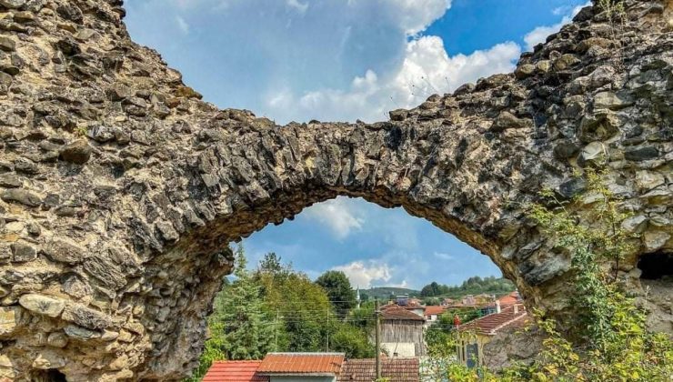 Tarihi su kemerleri ziyaretçilerini bekliyor