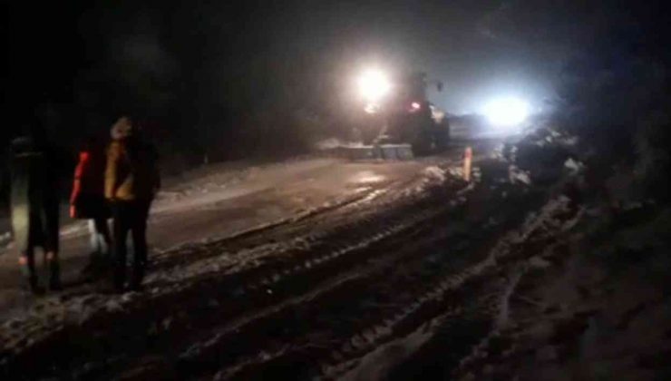 Tarsus-Çamlıyayla yolu kardan dolayı trafiğe kapandı