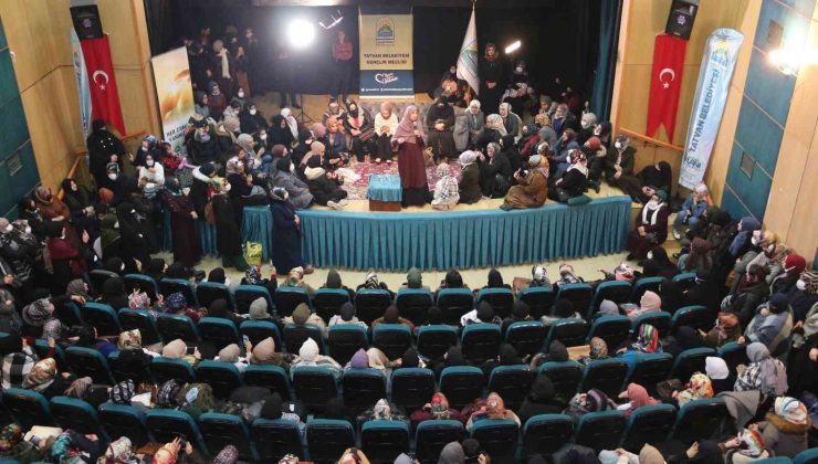 Tatvan’da ’Annem Babam Yaşadı Ben Öğrendim’ konferansı