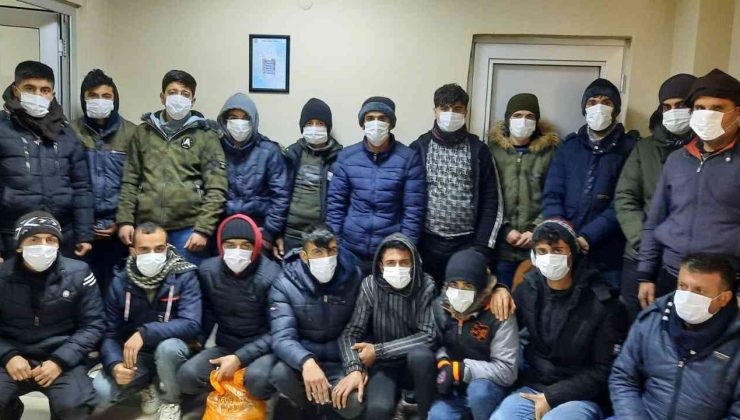 TEM’de durdurulan araçtan 21 kaçak göçmen çıktı