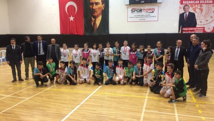 Turnuvadan 2 madalya ile döndüler