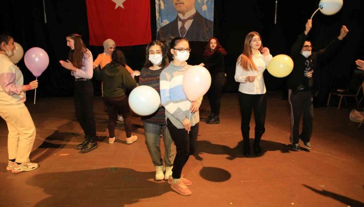 UYUM’un gençleri ‘Kader Hijyeni Öğreniyor’ oyununu izledi