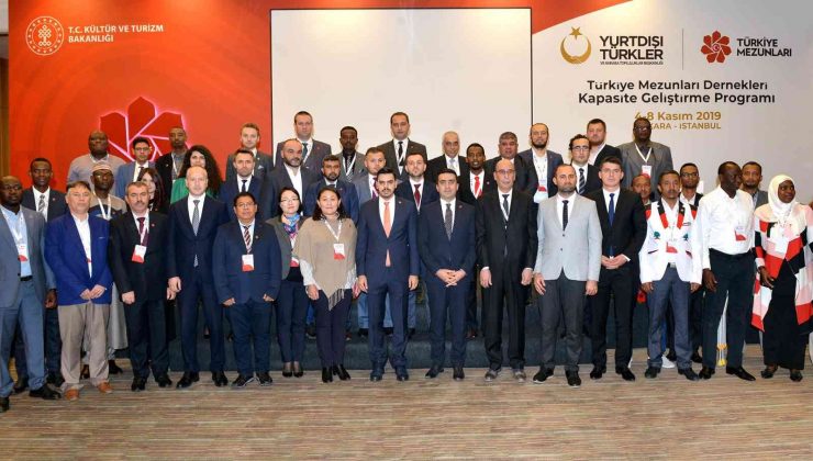 YTB, Türkiye mezunlarını tek çatı altında buluşturuyor