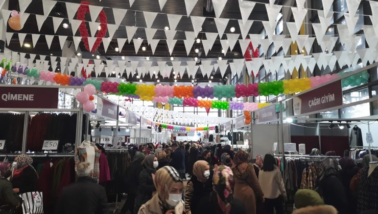 Yüzde 70’e varan indirimlerle ‘Moda ve Alışveriş Festivali’ kadınların ilgi odağı oldu