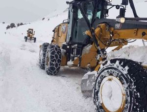 Büyükşehir’den en ücra bölgelerde bile karla mücadele çalışması