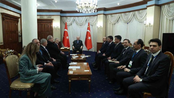 Cumhurbaşkanı Erdoğan, Kiev’de Kırım Tatar heyetini kabul etti