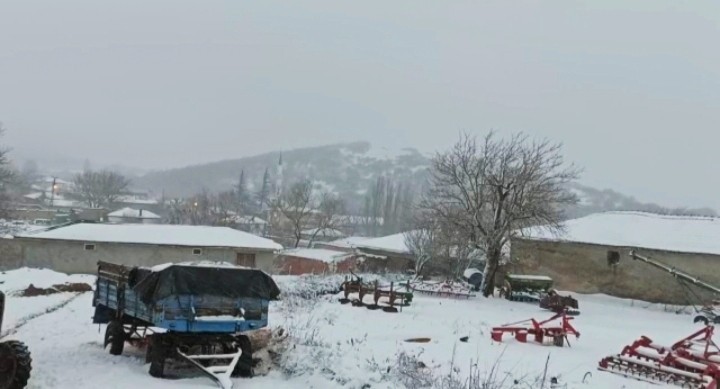 Edirne’de sınırda yoğun kar yağışı